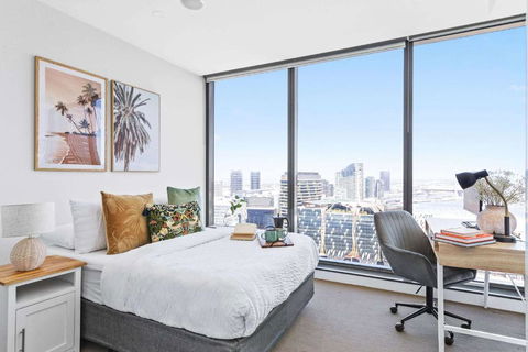 A Cozy 2BR Apt With Harbour Views And FREE Parking - Accommodation Burleigh 3