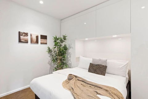 A Cozy 2BR Apt With Yarra Views FREE Parking - Accommodation Burleigh 3