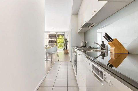 A Cozy & Modern Studio Right Next To Darling Harbour - Accommodation Burleigh 2