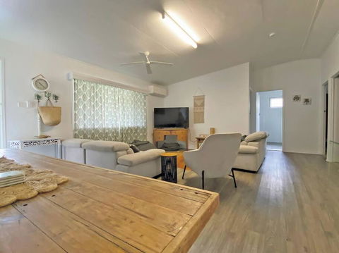 A LITTLE GREY SHACK - Accommodation Burleigh 1