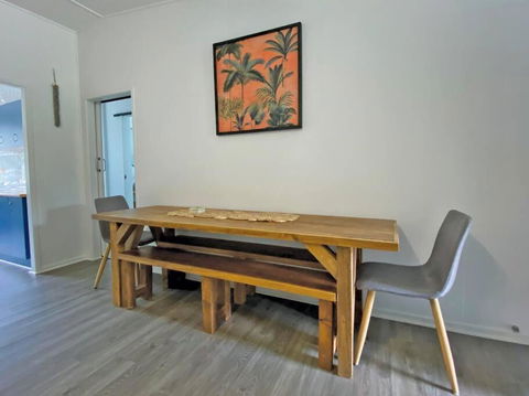 A LITTLE GREY SHACK - Accommodation Burleigh 2
