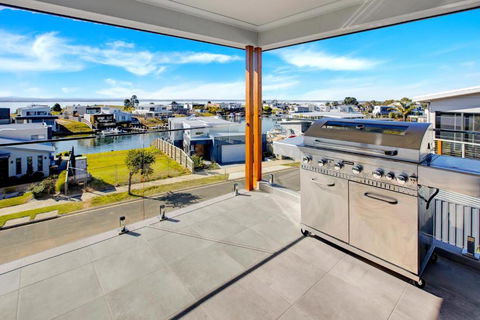 A Magnetic Retreat - Accommodation Burleigh 3