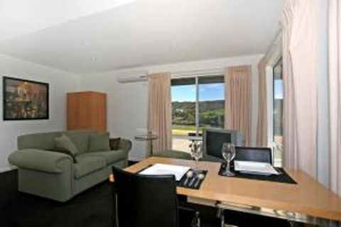 A River Bed - Accommodation Burleigh 2