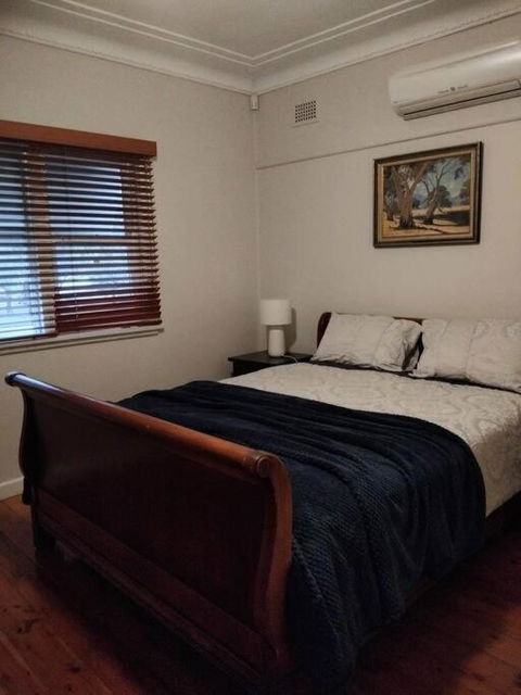 A Rosy House In Roselands - Accommodation Burleigh 1