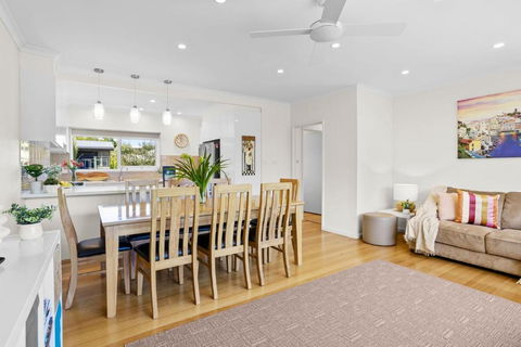 A Stones Throw - Accommodation Burleigh 2