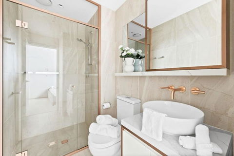A Stylish 2BR Apt In The Heart Of Chapel Street - Accommodation Burleigh 3