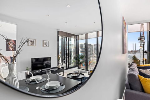 A Stylish 2BR Apt With FREE Parking - Accommodation Burleigh 2