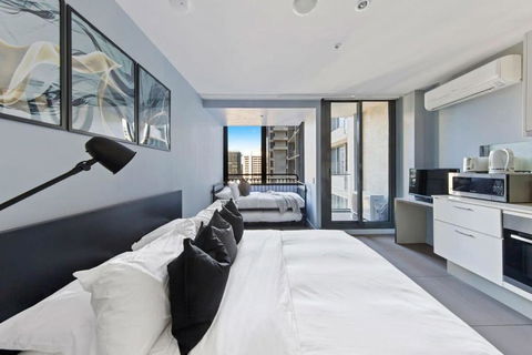 A Stylish & Comfy Studio Next To Southern Cross - Accommodation Burleigh 0