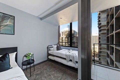 A Stylish & Comfy Studio Next To Southern Cross - Accommodation Burleigh 1