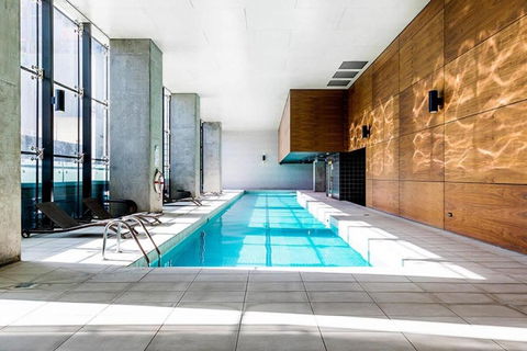 A Stylish & Comfy Studio Next To Southern Cross - Accommodation Burleigh 2