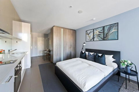 A Stylish & Comfy Studio Next To Southern Cross - Accommodation Burleigh 4