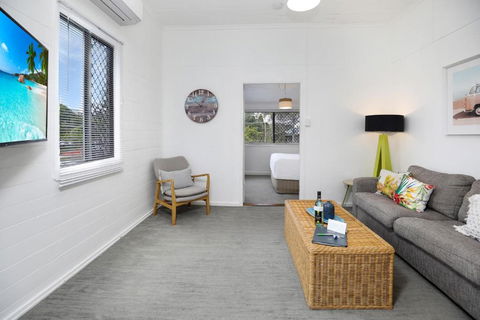 A Touch Of The Bahamas On McKenzie MK3 - Accommodation Burleigh 0