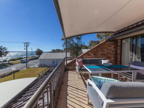A Yachtsmans Rest Unit 3 37 Victoria Parade - Accommodation Burleigh 4