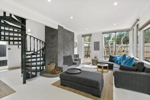 A1 Location By The Sea - Accommodation Burleigh 1