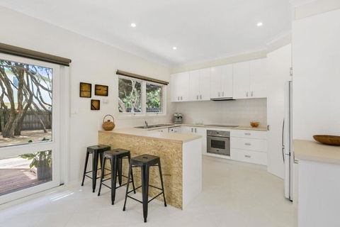 A1 Location By The Sea - Accommodation Burleigh 2