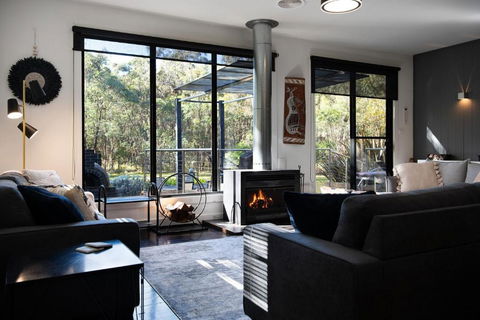 Ablac House - Accommodation Burleigh 2