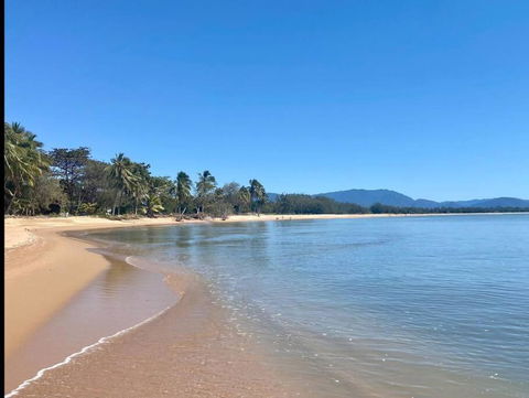 Absolute Beach Front - Accommodation Burleigh 0