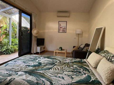 Absolute Beach Front - Accommodation Burleigh 3