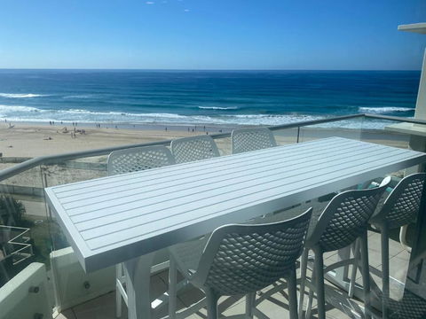 Absolute Beach Frontage Two Bedroom - Accommodation Burleigh 0