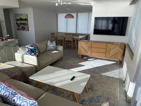 Absolute Beach Frontage Two Bedroom - Accommodation Burleigh 3