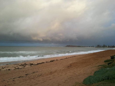 Absolute Beachfront 2BR Pet-Friendly Terrace - The Coachhouse - Accommodation Burleigh 3