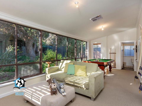 Absolute Beachfront 3BR 2BA Home W/ Beach Track - Accommodation Burleigh 3