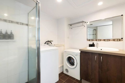 Absolute Beachfront Apartment 11B - Accommodation Burleigh 4