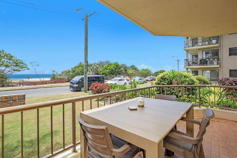 Absolute Beachfront Apartment! - Accommodation Burleigh 0