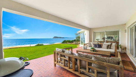Absolute Beachfront Beauty - Pearl Beach - Accommodation Burleigh 0