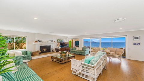 Absolute Beachfront Beauty - Pearl Beach - Accommodation Burleigh 1