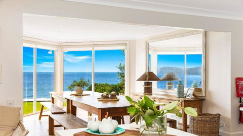 Absolute Beachfront Beauty - Pearl Beach - Accommodation Burleigh 2