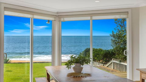 Absolute Beachfront Beauty - Pearl Beach - Accommodation Burleigh 4