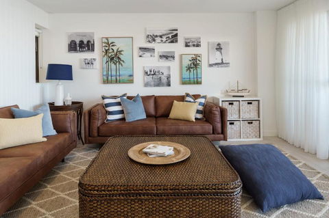 Absolute Beachfront Bliss On Kings Beach - Accommodation Burleigh 3