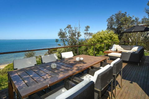 Absolute Beachfront - Accommodation Burleigh 4