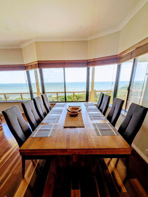 Absolute Oceanfront Escape - Accommodation Burleigh 2