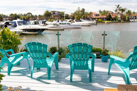 Absolute Waterfront Marina Views - Accommodation Burleigh 3