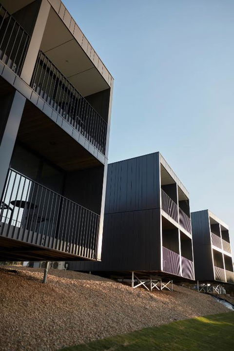 Accommodation @ Curlewis - Accommodation Burleigh 2