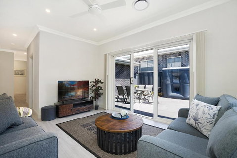 Accommodation Hunter - Adams Street Maitland - Accommodation Burleigh 1