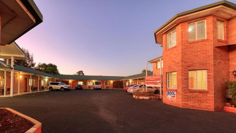 Across Country Motor Inn & Cottages - Accommodation Burleigh 0