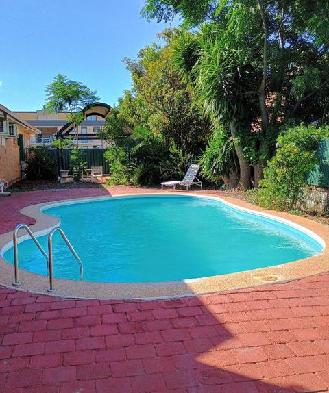 Across Country Motor Inn & Cottages - Accommodation Burleigh 4