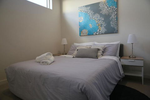 Adelaide CBD Bluebird Apartment - Accommodation Burleigh 3
