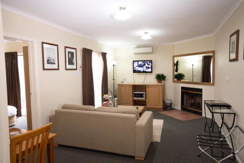 Admiralty Inn - Accommodation Burleigh 1
