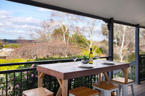 Aggies Way - Accommodation Burleigh 0