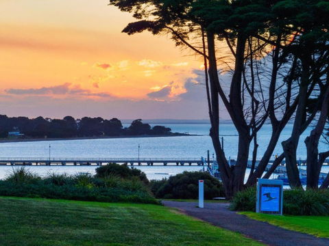 Ahoy Family Beach Escape - Accommodation Burleigh 1