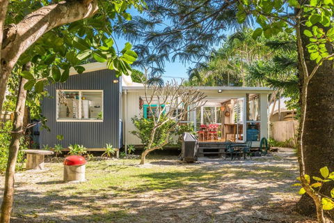 A Perfect Stay - Beachcombers Cottage - Accommodation Burleigh 0