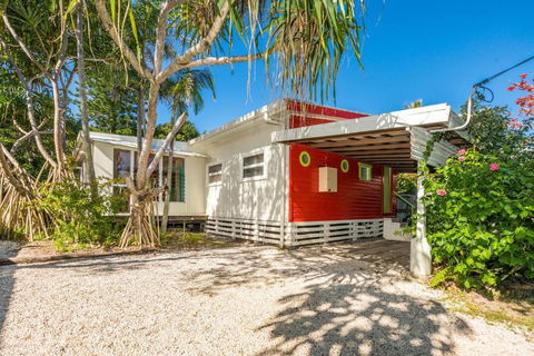 A Perfect Stay - Beachcombers Cottage - Accommodation Burleigh 2