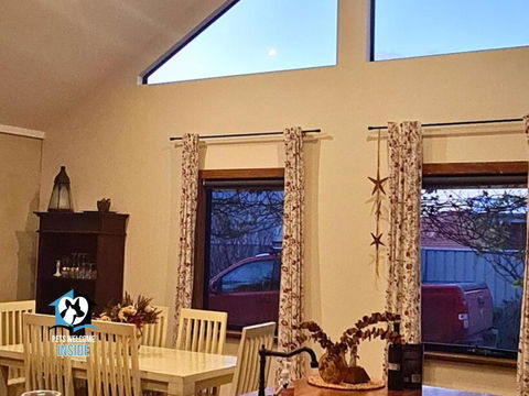 A Beautiful New Property, Walking Distance To The Beach In Esperance WA! - Accommodation Burleigh 3