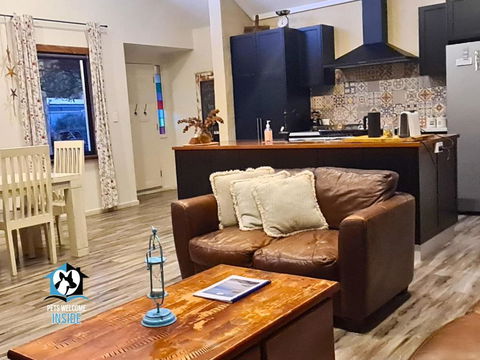A Beautiful New Property, Walking Distance To The Beach In Esperance WA! - Accommodation Burleigh 1
