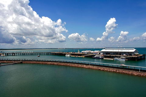 Absolute Waterfront - Tropical Aurora Top Floor Over The Water - Accommodation Burleigh 1