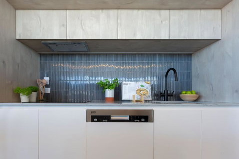 Accommodate Canberra - Metropolitan 70 - Accommodation Burleigh 4